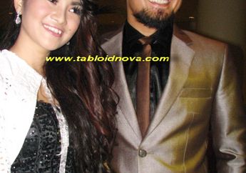 Saipul Jamil Bergandengan Mesra Dengan Fitri Carlina