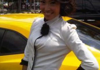 Ayu Dewi, Hadiah Rutin Buat Sang Bunda