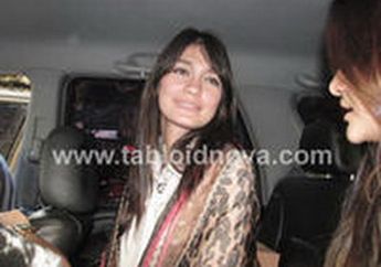 Luna Maya Diteriaki Supporter GBK