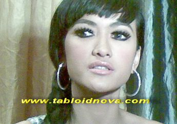 Julia Perez: Dewi Perssik Ngajak Perang