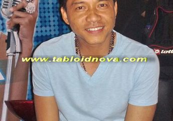 Anang Belum Bisa Artikan Ciuman KD & Raul Lemos