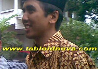Gugun Gondrong Tandatangani Surat Sidang