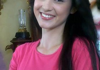 Julie Estelle Semangat Didukung Ello