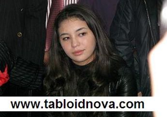 Fakhry Gugat Manohara 30 Miliar
