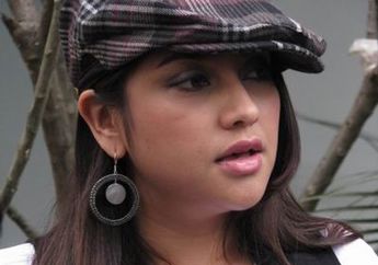 Sarah Ogah Terpuruk Dalam Kesedihan