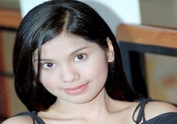 Annisa Pohan Bezuk Sang Ayah Di Tahanan
