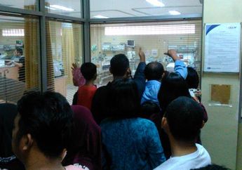 Dari Balik Kaca, Mereka Mengirim Isyarat yang Melegakan...