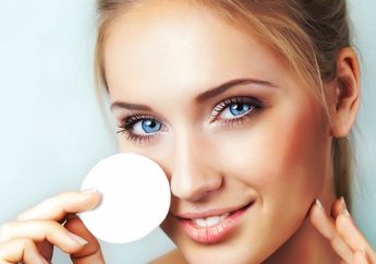 Makeup Remover atau Sabun, Manakah Urutan Awal Saat Bersihkan Wajah?