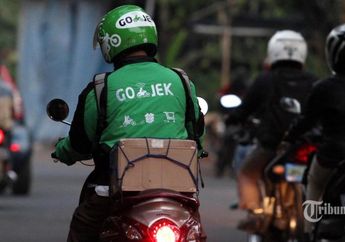 Nyalip Saat Macet, Driver Gojek Dipukul Pengendara Mobil
