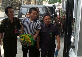 Pakaian Dalam Artis AA Jadi Bukti Bisnis Prostitusi Mucikari RA