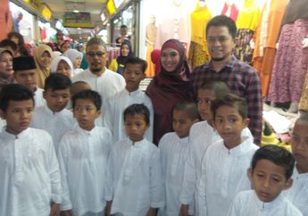 Oki Setiana Dewi Rayakan 3 Momen Sekaligus di Pasar Tanah Abang
