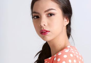 2 Kreasi Pulasan Lipstik Warna Merah yang Memikat