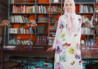 5 Busana Hijab Pastel Motif yang Feminin dan Santun