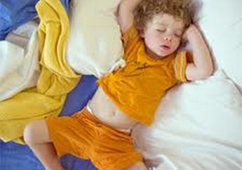 Agar Si Kecil Berani Tidur Sendiri