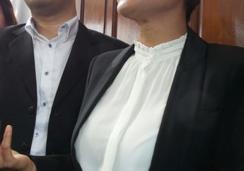 Sambil Menangis, Jupe Bicara Soal Perselingkuhan Gaston