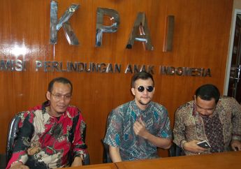 Risty Tagor, Stuart Collin Masih Cinta Nih...