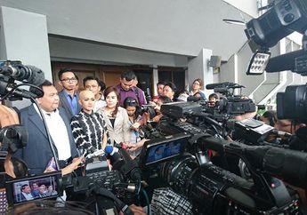 Tak Sabar Cerai Dari Gaston, Julia Perez Siap Gelar Pesta Besar-besaran
