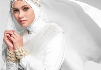 Cantiknya Busana Hijab Santun Zee Zee Shahab di Segala Acara