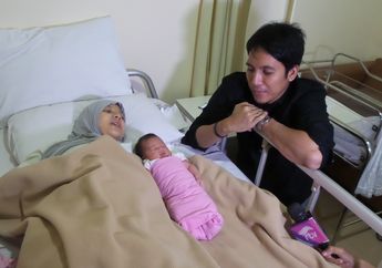 Istri Desta Bersyukur Dapat Perlengkapan Bayi Gratis