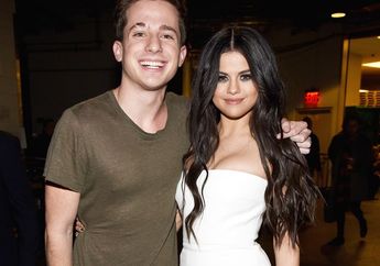 Wow! Charlie Puth Dan Selena Gomez Gegerkan Panggung Revival Tour