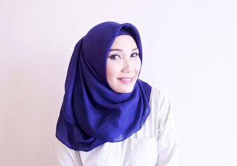 Gaya Hijab Kerudung Segi Empat dengan 1 Jarum Pentul Saja!