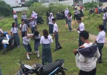 Dua Siswi SMA Berkelahi, Temannya Malah Sibuk Merekam