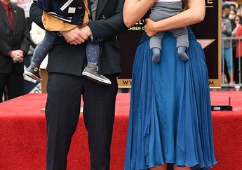 Ryan Reynolds Pertama Kali Pamer Anaknya di Hollywood Walk of Fame