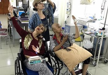Zaskia Gotik: Jupe Orangnya Tertutup..