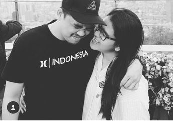 Biasa Tampil Sederhana, Kahiyang Ayu Pamer Tas Mewahnya Saat Bersama Kekasih, Ternyata Harganya Fantastis!