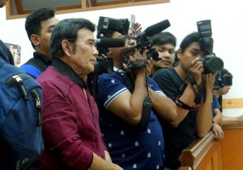 Tangisan Rhoma Irama Saat Dengar Anaknya Ridho Irama Divonis Penjara 10 Bulan