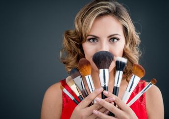 Masih Belajar Dandan? Yuk, Kenali Jenis dan Fungsi Kuas Makeup Ini, Jangan Sampai Salah
