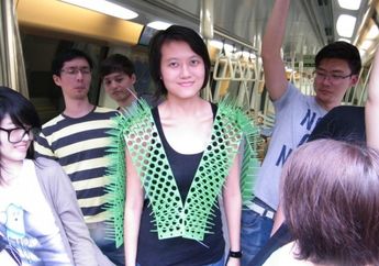 Deretan Foto Ketika Orang-Orang Coba Mengikuti Perilaku yang Disarankan Oleh Internet, Nomor 9 Serem