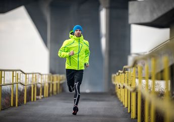 Sering Gunakan Jaket Saat Berlari? Ternyata Berbahaya Bagi Kesehatan, Loh! Ini 5 Dampaknya!