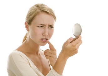 Jerawat di Bibir Memang Bikin Jengkel, yuk Coba Atasi dengan Bahan Rumahan Ini