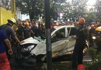 Kurang Fokus Saat Berkendara, Perempuan Ini Alami Kejadian Mengerikan, Beruntung Selamat!