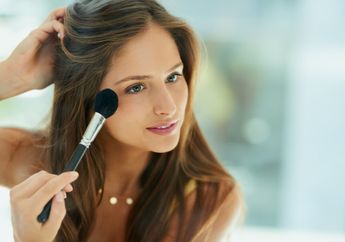 Demi Makeup Flawless, Yuk Pilih Warna Blush yang Tepat untuk Skin Tone Kita