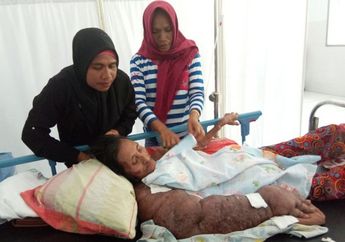 Terus Merintih Kesakitan, Nenek Penderita Kanker Payudara Ini Tak Henti-Henti Memohon Pertolongan