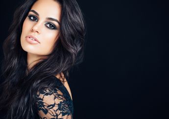 Ingin Rambut Hitam dan Berkilau Bagai Artis Bollywood? Coba deh Manfaatkan Air Beras