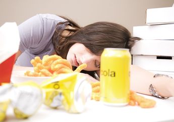 Bukan Bikin Gemuk, Tiduran Setelah Makan Kenyang Bisa Memicu Stroke!