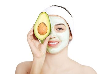 Tanda-Tanda Penuaan Sudah Muncul? Yuk Bikin Masker dengan Buah Mengandung Kolagen Ini untuk Mengatasinya