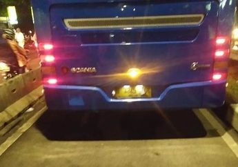 Akibat Melintas di Separator Busway, Begini yang Terjadi pada Pengendara Motor Ini