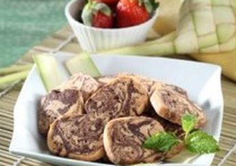 KUE KERING STROBERI MARMER