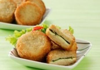 NUGGET AYAM LAPIS KEJU DAN BAYAM
