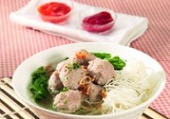BAKSO DENGAN POTONGAN AMPELA AYAM