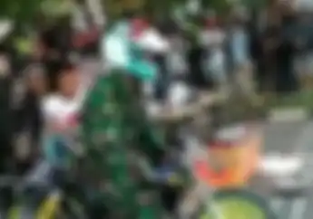 Gokil! Video Jadi Joki Drag, Seorang Tentara Nekat Ikut Gas Pol..
