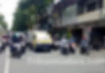 Waduh! Lampu Merah Enggak Kelihatan, Pengendara Pada Kebingungan di Persimpangan