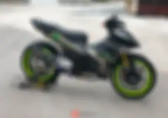 Aplikasi Kaki Moge dan Batok Yamaha Aerox, MX King Ini Jadi Sporty Banget!