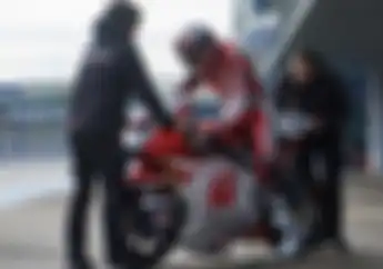 Jaga Stamina Jelang Tes Pramusim Moto2, Dimas Ekky Latihan Supermoto