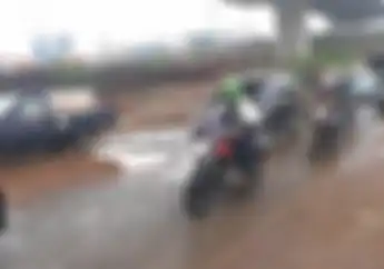 Bikers Celaka Karena Jalan Rusak, Bisa Minta Ganti Rugi Ke Pemerintah, Nih Penjelasannya