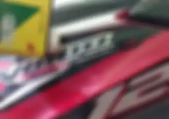 Cukup Rp 20 Ribu Untuk  Menghilangkan Lem Bekas Stiker Bodi Motor